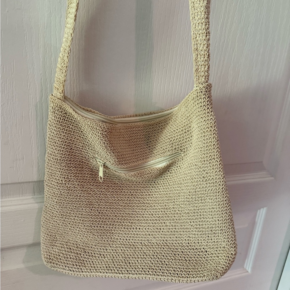 Elegant Cream Woven Shoulder Bag - Picture 2 of 2
